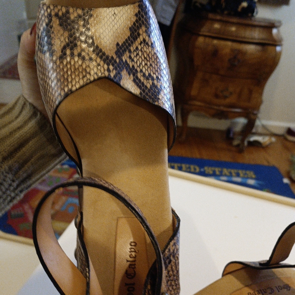 Spanish Handmade Wood And Embossed Leather Platform Shoes - Picture 4 of 8